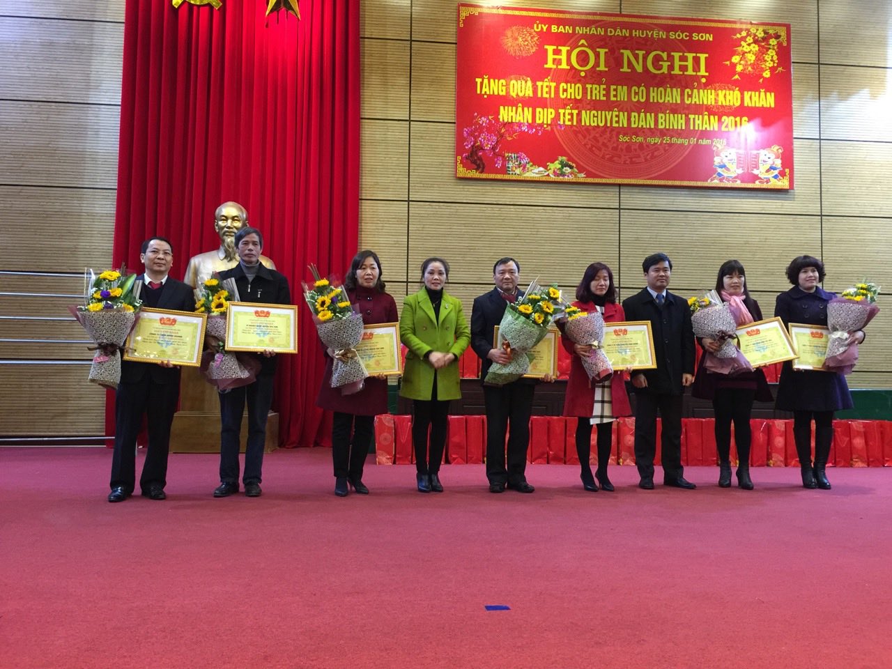 TẾT ẤM TÌNH THƯƠNG